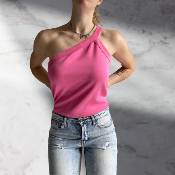 Country Road Tops - COUNTRY ROAD bubblegum pink one shoulder top, size L.
